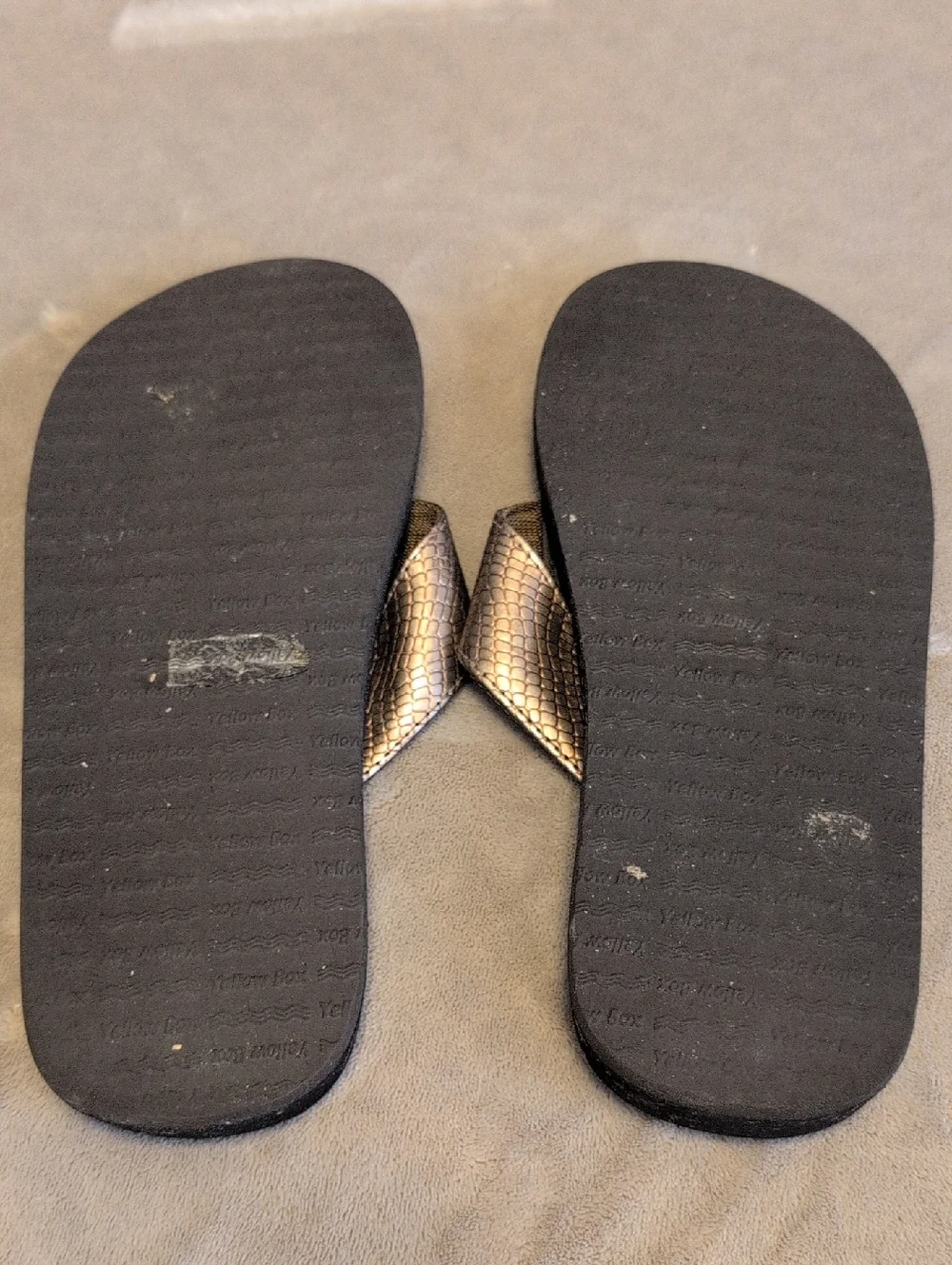 Yellow Box Bronze Flip Flop Size 8M - Picture 4 of 4